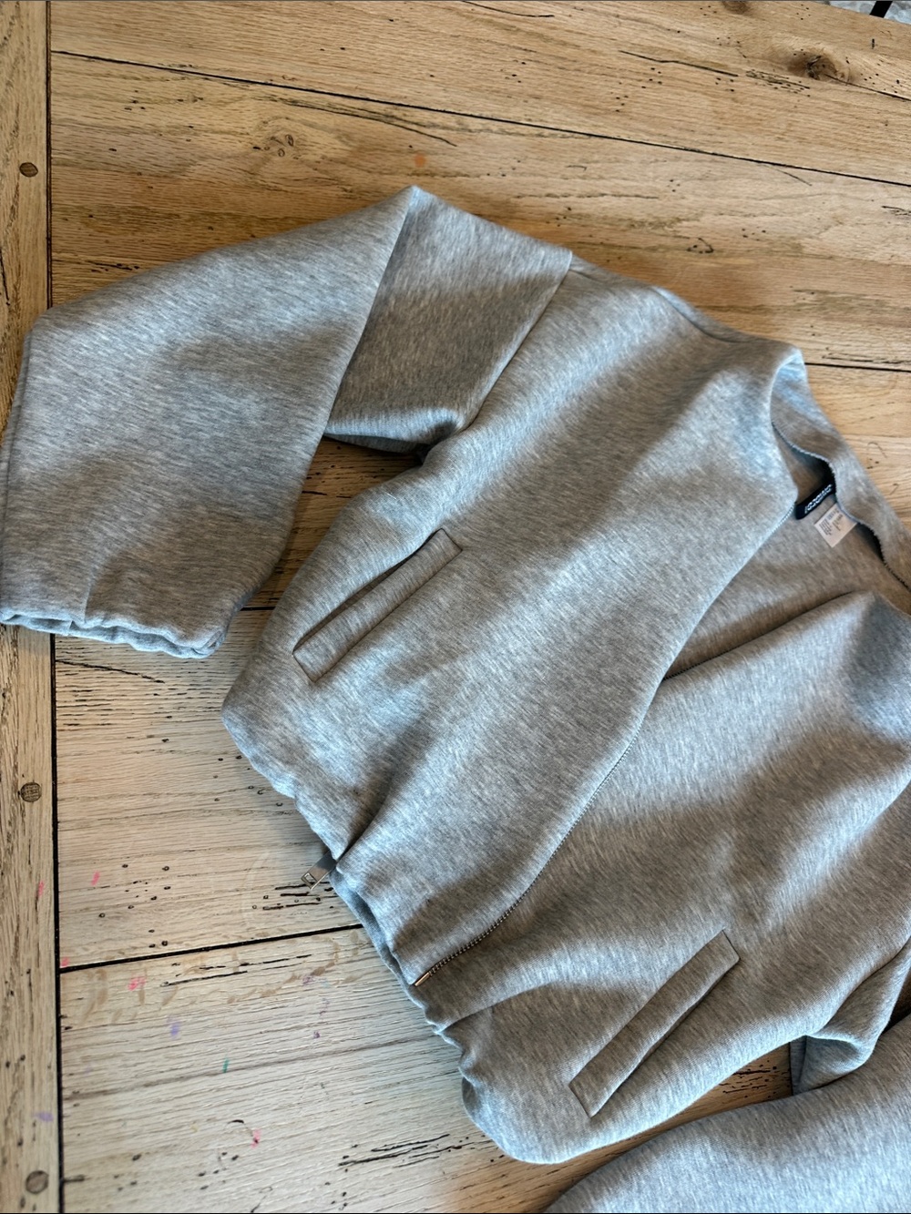 H&M Gray Crewneck Pocketed Pullover Sweater - Picture 3 of 5
